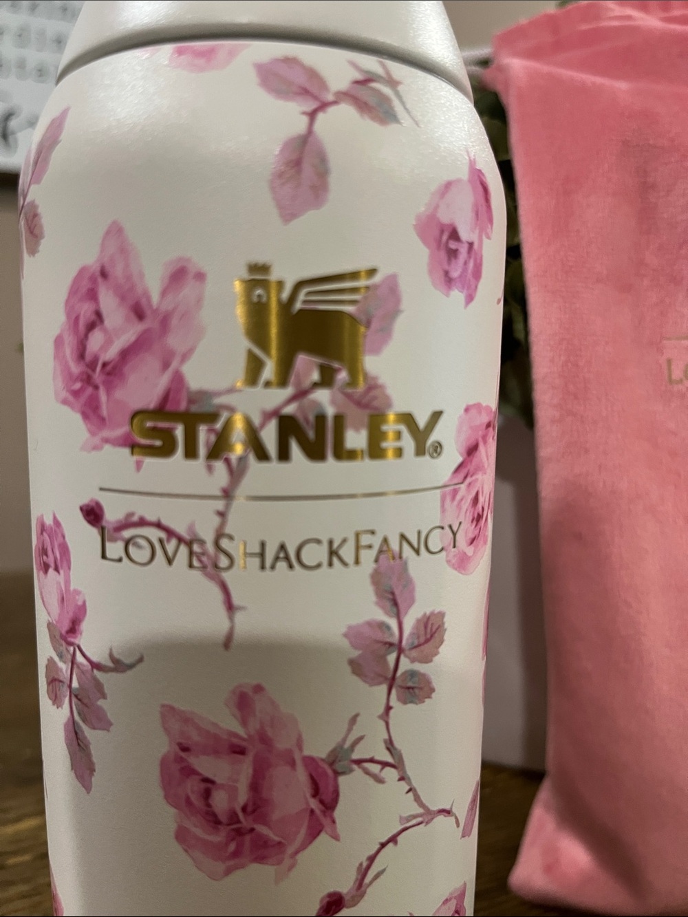 Stanley LoveShackFancy water bottle with storage bag - Picture 9 of 10